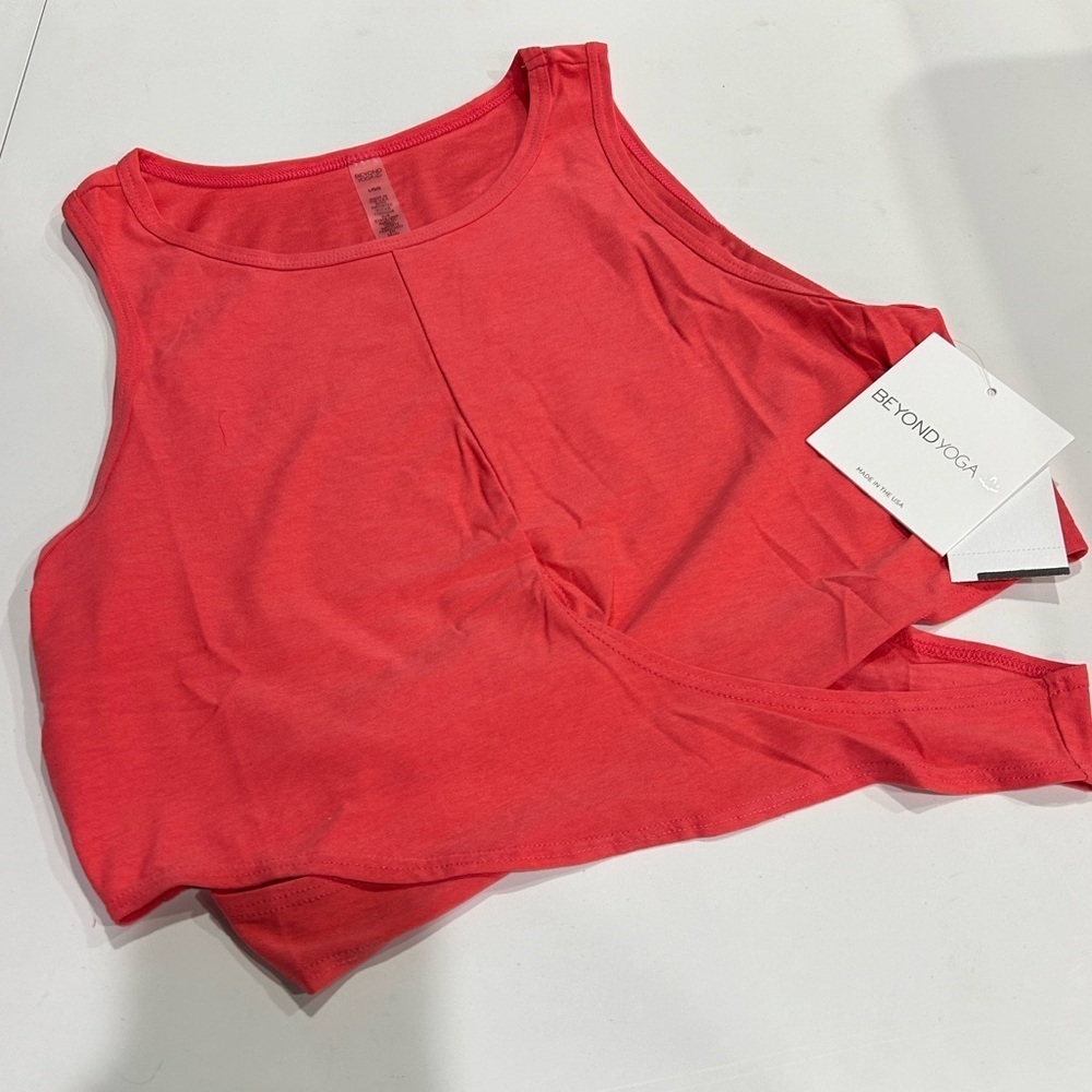 Beyond Yoga Large Featherweight Embrace Cropped Tank NWT Coral Glow Heather